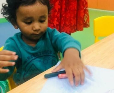 I am coloring –There are blue and orange colored crayons